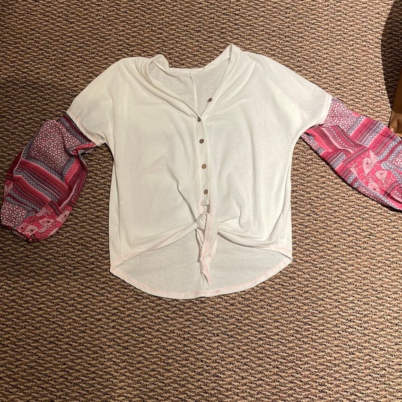 Designer white thermal button down with pink pattern chiffon sleeves - Picture 2 of 8